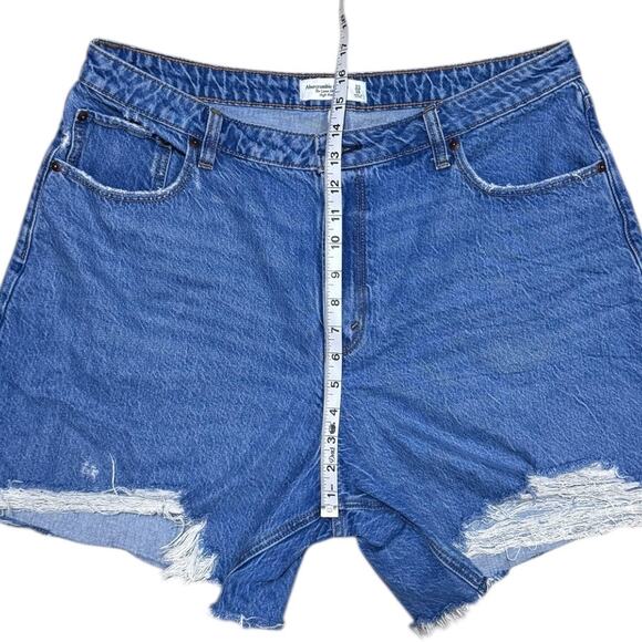 Abercrombie & Fitch Curvy Love High-Rise Denim Shorts - Size 33 - Picture 3 of 5